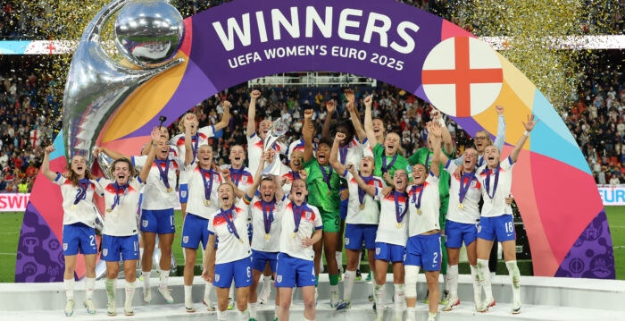 女足:英格兰点球击败西班牙 卫冕“欧洲杯”