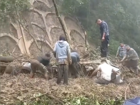 云南普洱一道路发生山体滑坡 5人遇难