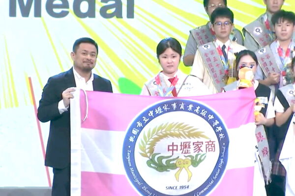 中坜家商国服精工细作 夺全台技能竞赛第二名