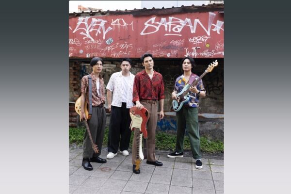凤小岳组乐团首发单曲 筹备8月专场首唱