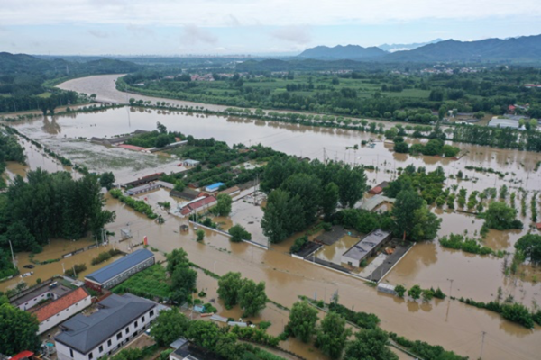 全球七月极端天气频发 “水深火热”加剧