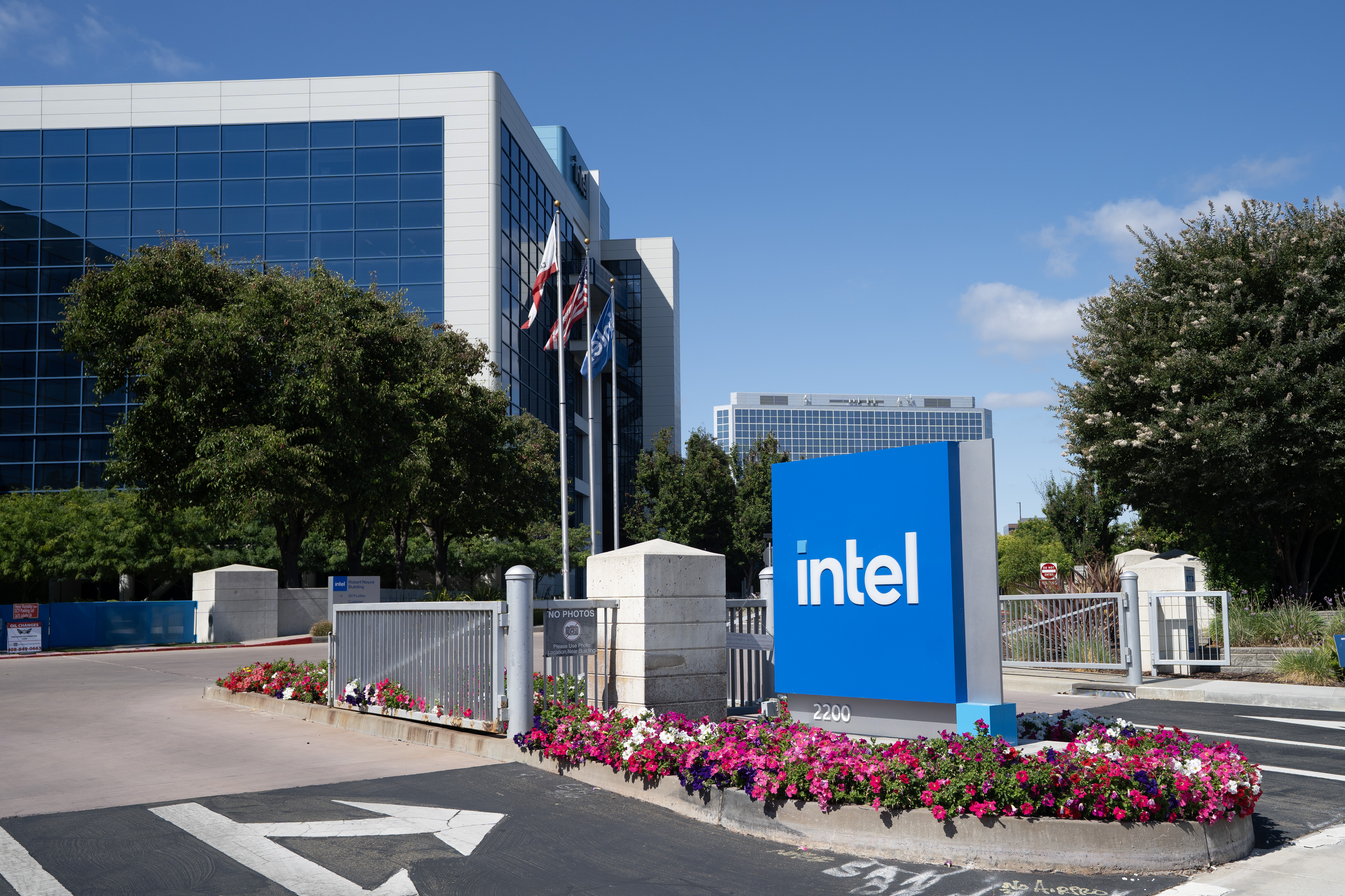 井友伦：如何看待美国政府入股英特尔？ | 英特尔股份| 战略股东制| 美国技术主权| 大纪元