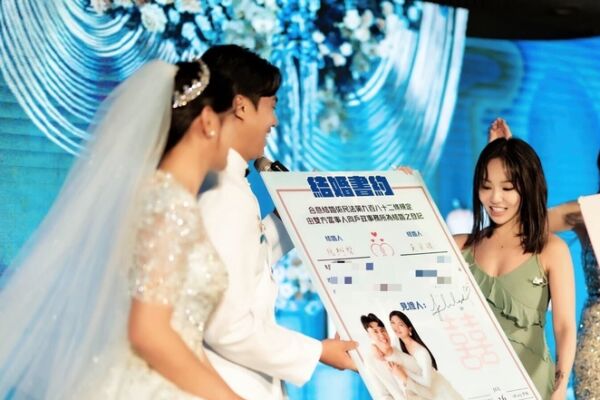 为粉丝婚礼献声 陈芳语感受音乐与人生紧密连结