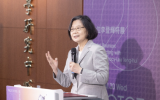 7.26罷免後首現身 蔡英文:民主不是一帆風順