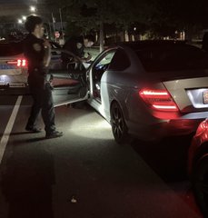 纽约市警109分局警员巡逻查获武器及毒品 逮5人