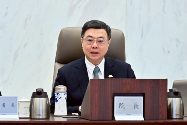 普发现金1万元不覆议 政院：将适时提出释宪