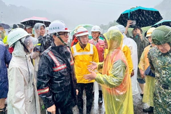 高雄山区雨量仅次莫拉克、凯米台风 南横中断 三千户停电
