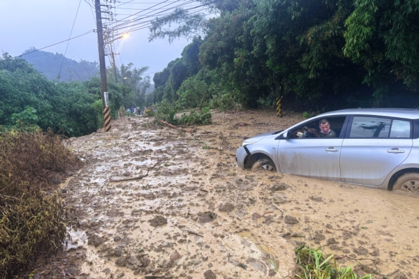 台中山海屯传灾情 大里启用半年停车场爆淹水