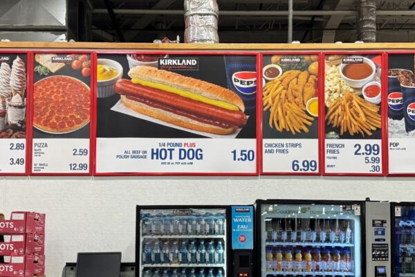 温哥华市中心Costco1.5元热狗仅卖会员