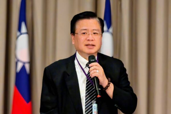 20％关税及格边缘 许舒博：不能拿食安换