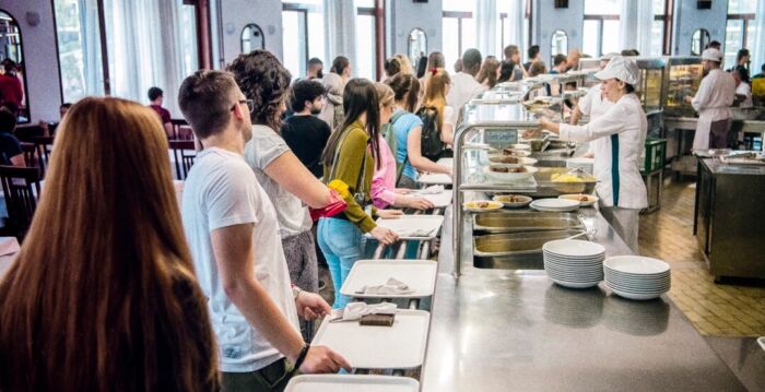 为什么孩子的早餐不能喝全脂牛奶 但可吃糖