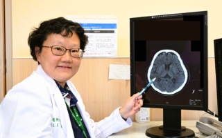 失智症併發精神行為 老翁成天妄想媳婦偷錢
