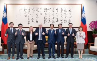 英前首相強生：中共試圖併吞台灣 永不會成功