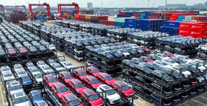 中国年轻人抢购倒闭品牌“烂尾车”引质疑