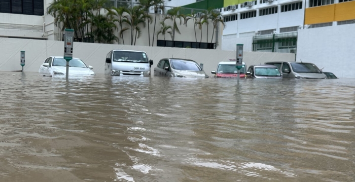 香港遇140年来罕见暴雨 黑雨警告连发破纪录