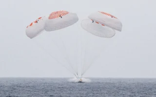 50年首降太平洋 NASA太空人搭SpaceX返地