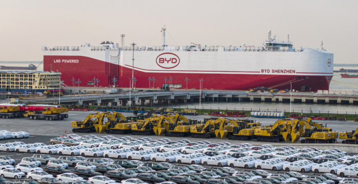 比亚迪等车企净利暴跌 中国新能源车由盛转衰