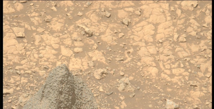 NASA毅力号在火星上发现神秘“头盔”