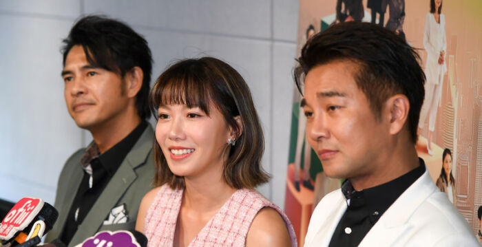 大牙恢单后首露面 出席《百味人生》首映