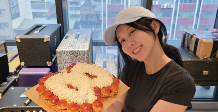 白安专辑杀青日 巧合碰上制作人与录音师生日