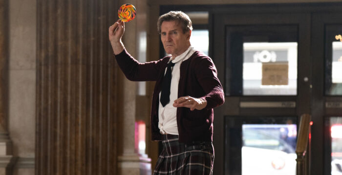 《脱线神探》影评:乌龙警探除了闯祸也能立功