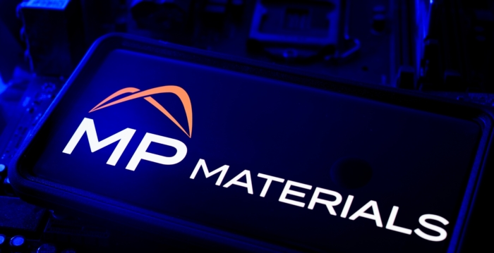 川普政府加码投资稀土 力图打破中共垄断