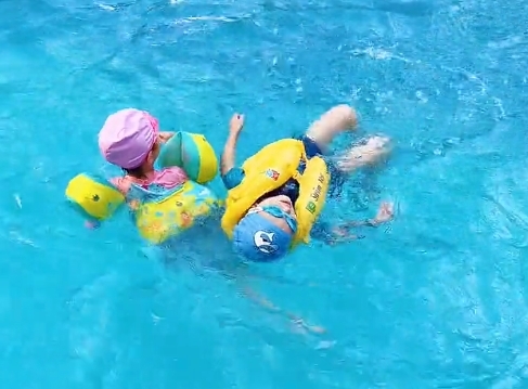 中国儿童救生衣质量被质疑 引出检验造假黑幕