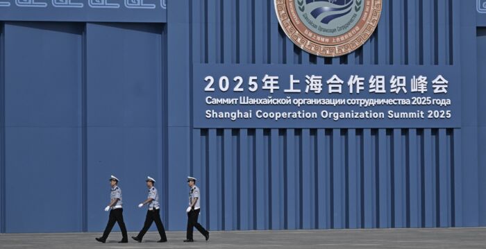 中共一边强制社保一边在上合峰会撒币 引民怨