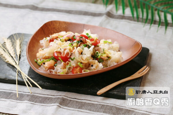 【廚娘香Q秀】泰式鮮蝦拌銀耳和百花釀油條