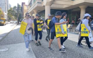 卑诗公务员罢工扩至22个地点  省长：将回谈判桌