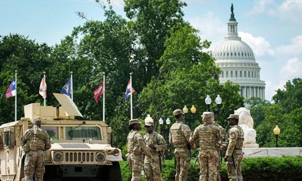 【Y0364】満州国賞牌　延吉部隊　支那事変　満州事変　満州第六〇四部隊　勲章 復刻保存版 FRONT Ⅰ 海軍号・満州国建設号・空軍（航空戦力）号 - 平凡社