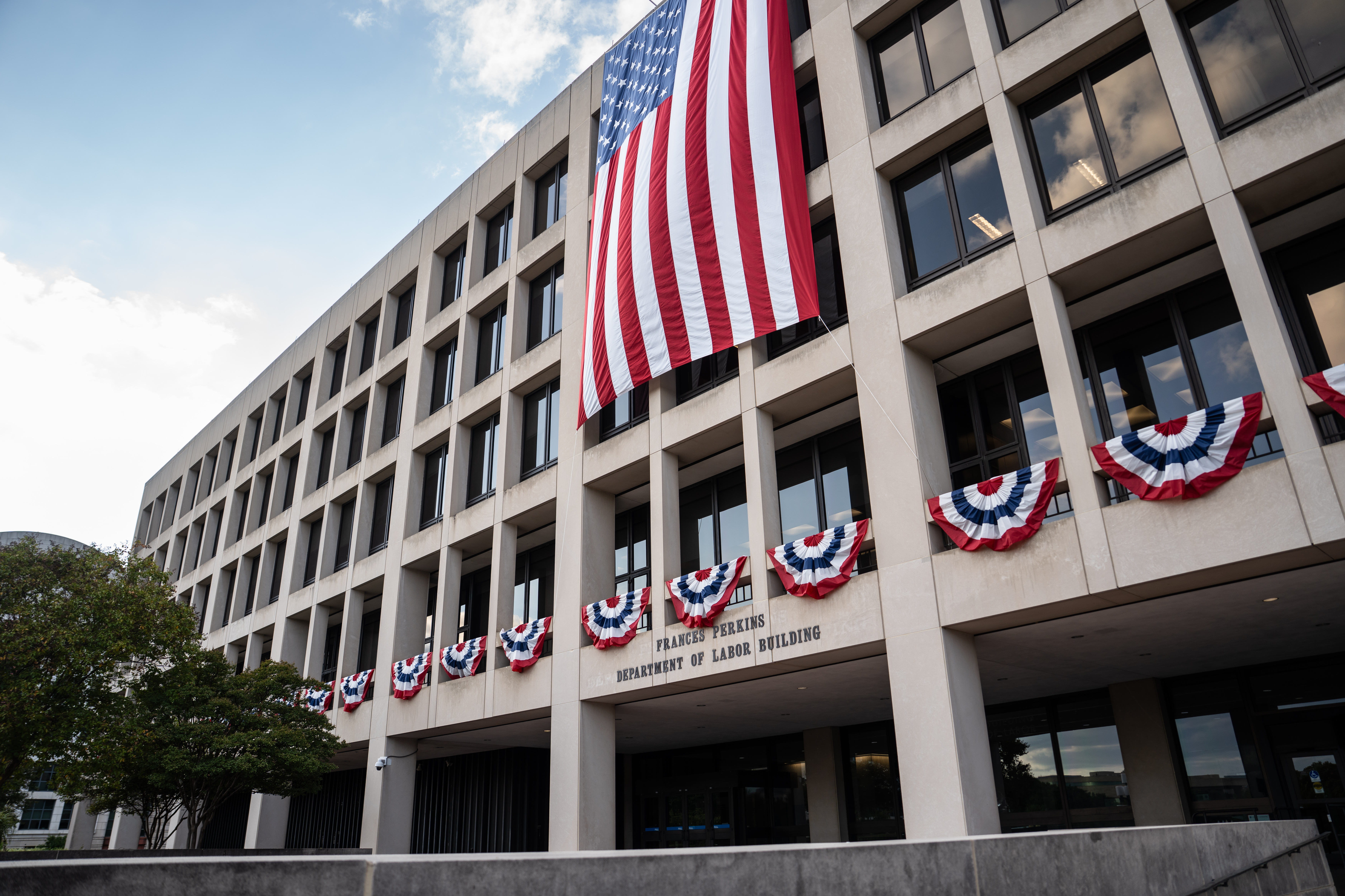 美政府停摆就业报告缺席民间数据成风向标| 美国政府停摆| 联邦政府停摆| 美就业报告| 大纪元