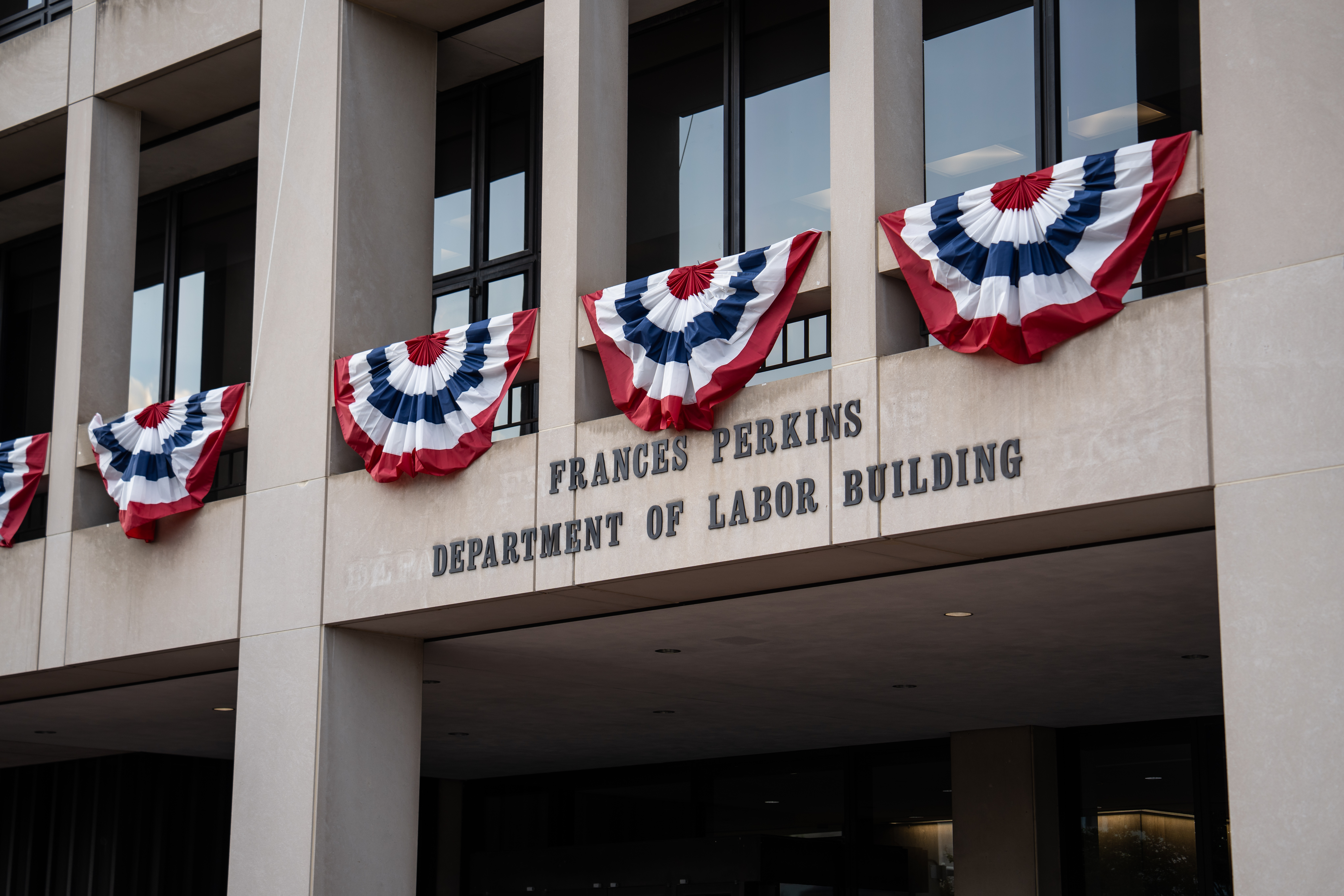 美上周首领失业救济人数降至七个月来最低| 美国| 美劳工部| 失业率| 大纪元