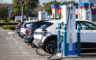 聯邦電動車優惠月底失效 加州無力補貼