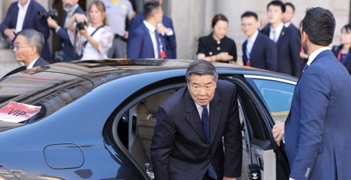 美财长指中共内斗影响美中谈判 专家解读