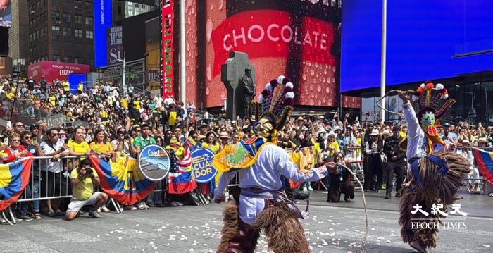 西班牙裔传统月 纽约时代广场化身拉丁舞台