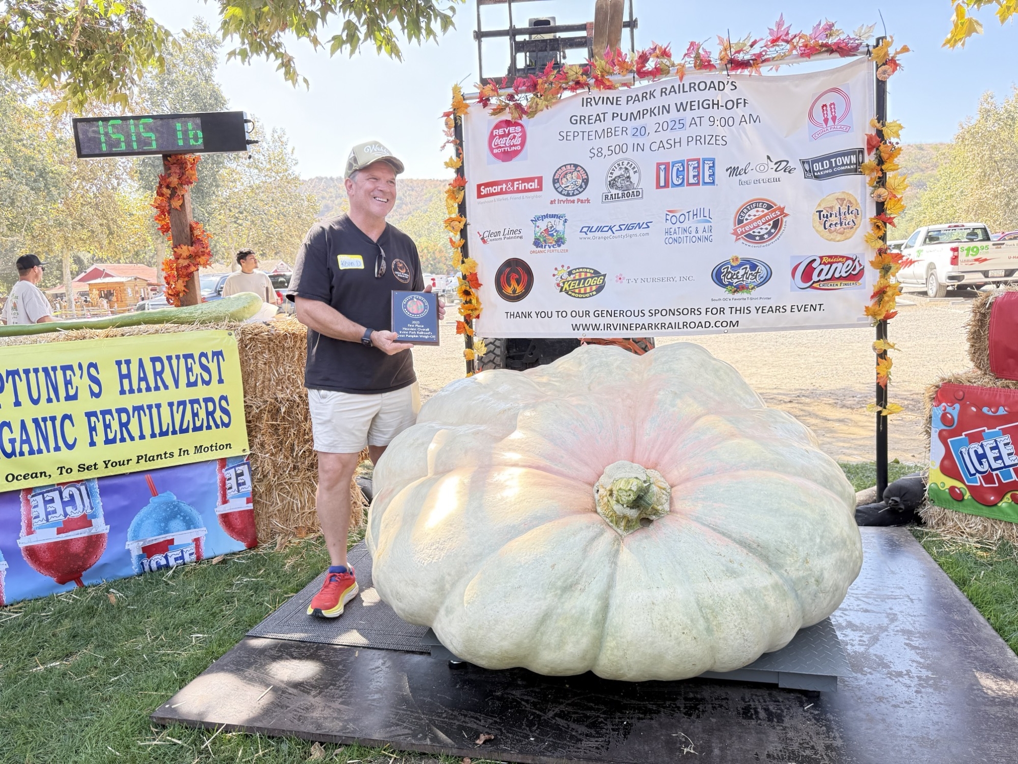 南加州南瓜称重大赛赢家这样种出巨型南瓜| 尔湾地区公园| 种植乐趣| 大纪元