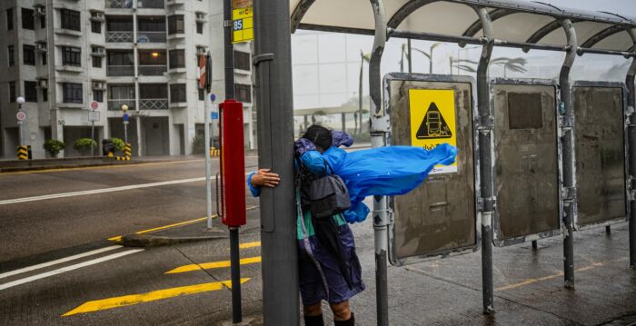 组图:台风桦加沙逼近 香港发十号风球示警