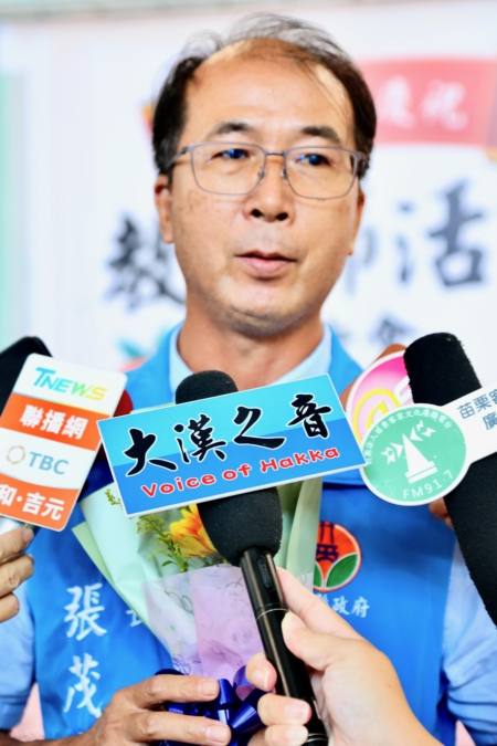 溪洲國小校長張茂富表示,鎮公所很照顧學校,讓校長與老師深受尊師重道的精神,要學校辦好,教育才會好,學生也受益,社會國家都好。