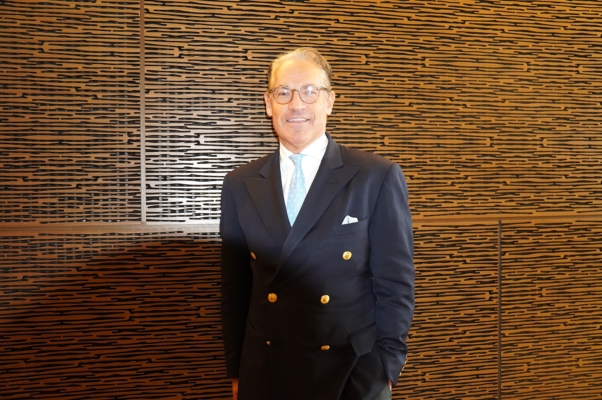 白宮宗教自由委員會成員埃里克·梅塔克萨斯（Eric Metaxas）告訴大紀元，中共在美國領土上跨國鎮壓法輪功和神韻藝術團的行為，本質上是戰爭。