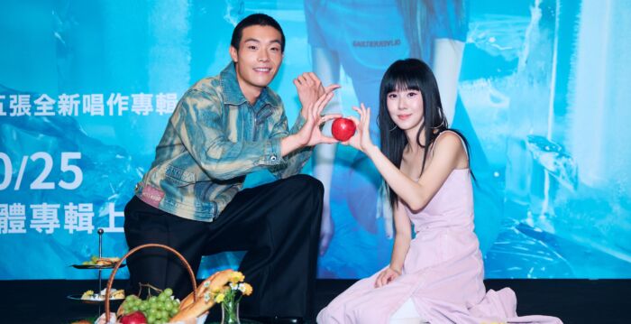 与牧森腼腆互看牵小手 白安许愿对方拿下金马