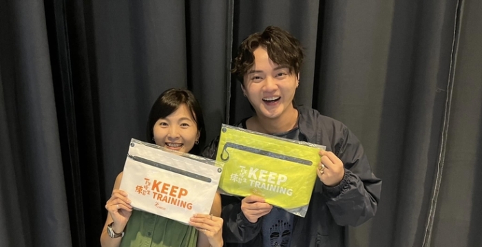 主持20年首闯金钟殿堂 许琡婷许愿与许富凯合作