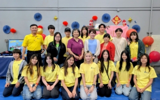 橙縣中秋慶典 西人也愛中文名