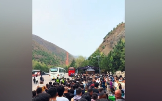大量遊客滯留雁門關景區 高喊退票