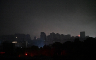 俄軍空襲基輔 造成大規模斷電