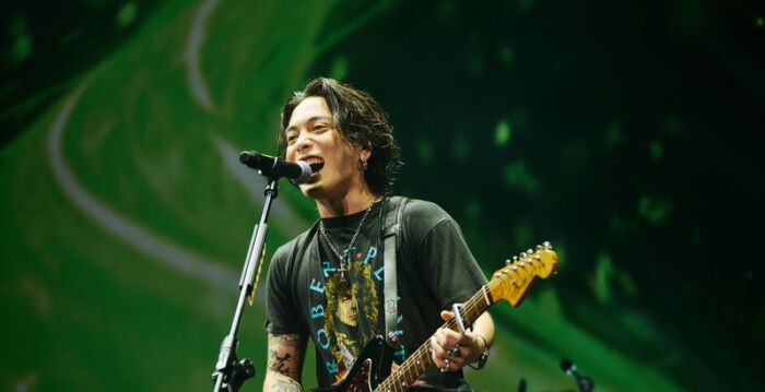 日本歌手优里首“攻蛋”演唱代表作引万人合唱