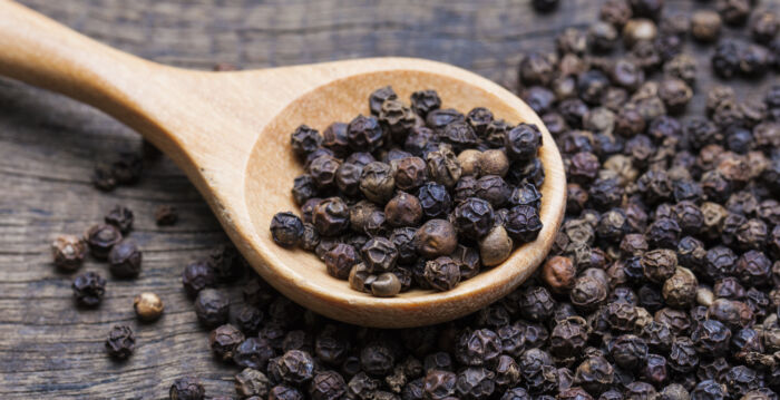 为什么你应该在花园里撒上一些黑胡椒？