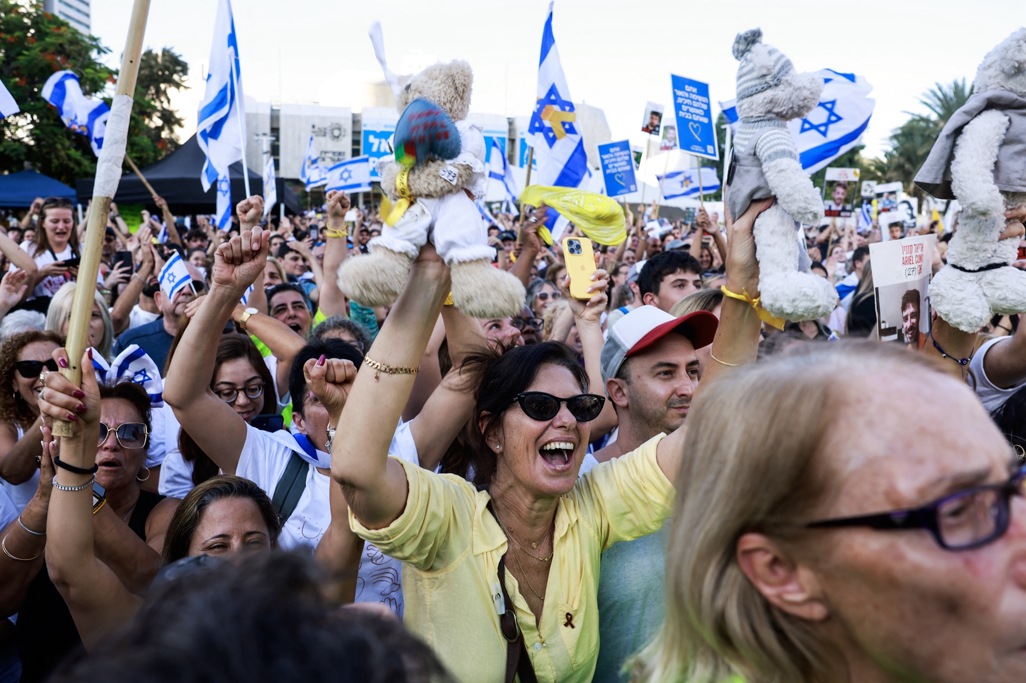 组图：幸存人质获释川普抵以色列国会演说| 哈马斯| 人质广场| 内塔尼亚胡| 大纪元
