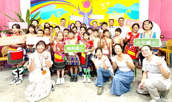 桃园与花莲共好 桃市图有爱的图书馆书香陪孩子成长