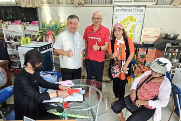 嘉市重阳敬老礼金发放 黄敏惠送上温馨祝福